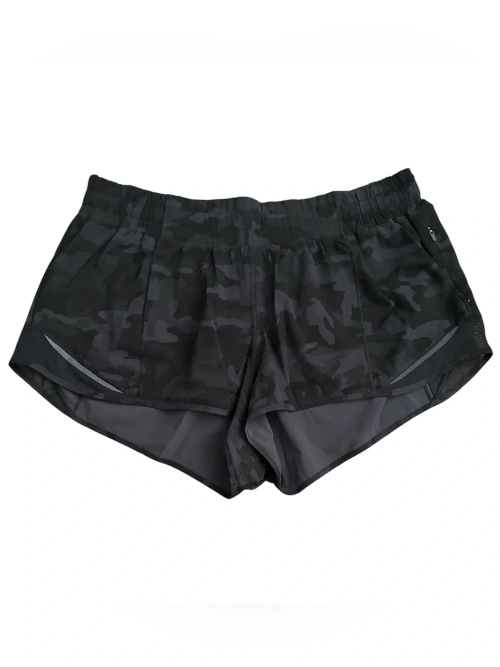 Lululemon Black Camo Hotty Hot Shorts 2.5” Unlined - Picture 3 of 6
